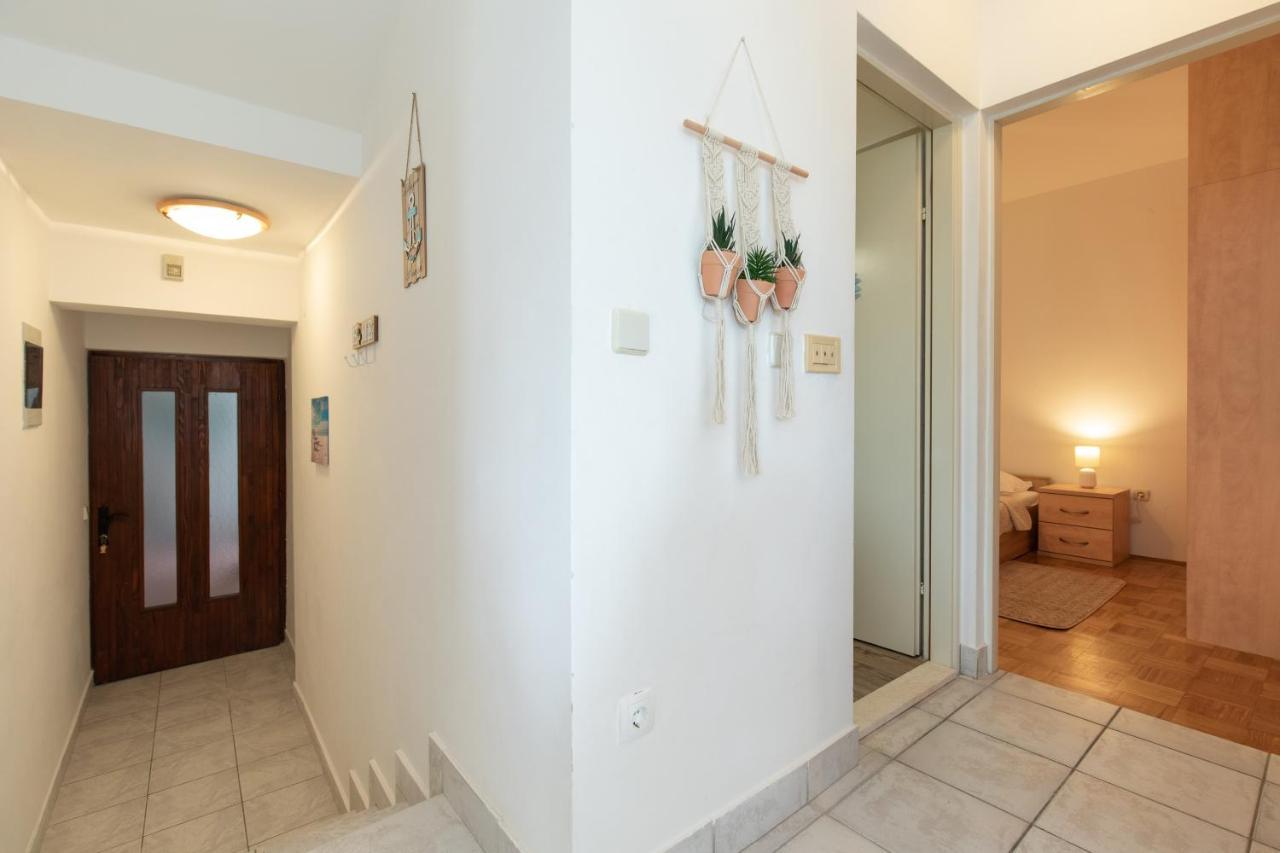 Apartment Laura 普纳特 外观 照片